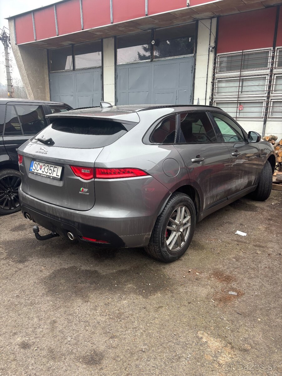 Jaguár F-Pace 3.0 TDV6 - 13