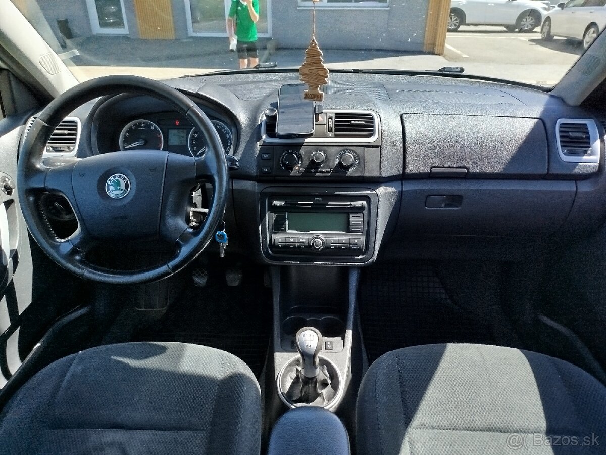 ŠKODA FABIA COMBI 1.6 16V - 13