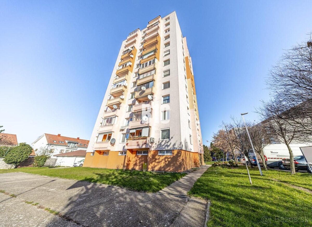 SENEC NA DLANI V TOMTO PREROBENOM 3 IZBOVOM BYTE NA J. JESEN - 13