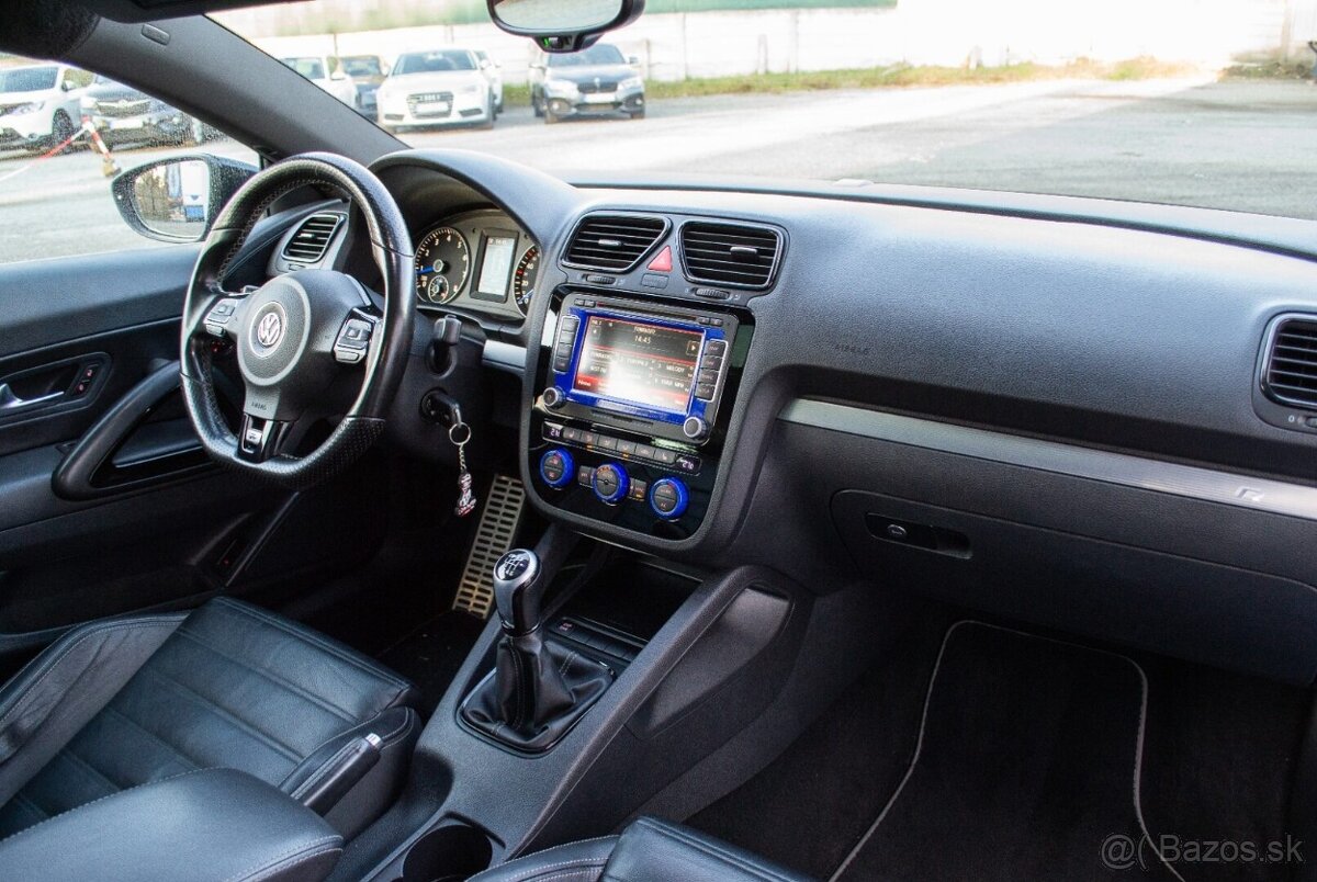 Volkswagen Scirocco R 2.0 TSI - 13
