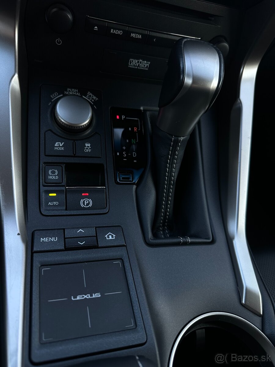 Lexus NX 300h hybrid 4x4 - 13