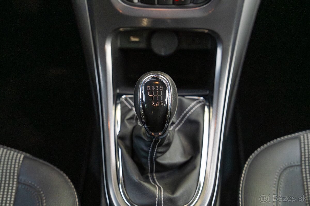 Opel Astra 1.4T 103kw M6, SR - 1.majitel - 13