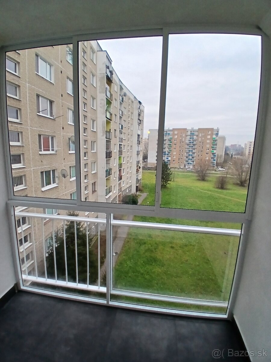 Zasklievanie balkónov - terás - 13