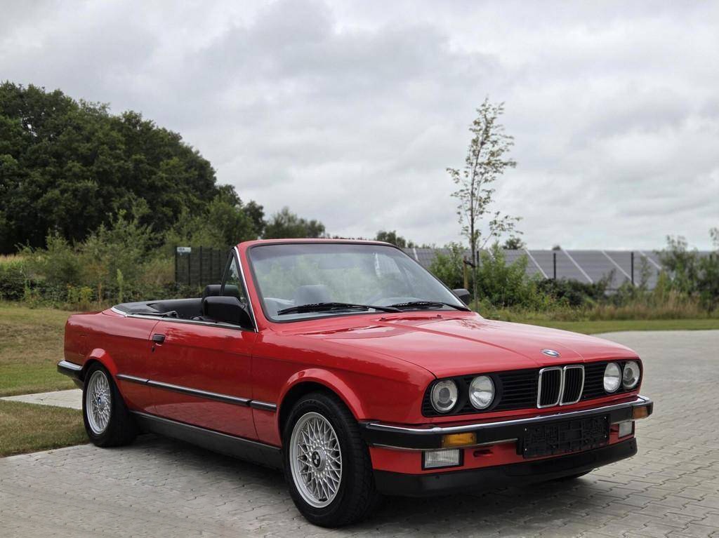 BMW 3-série Cabrio 320i (E30) z roku 1990 - 13