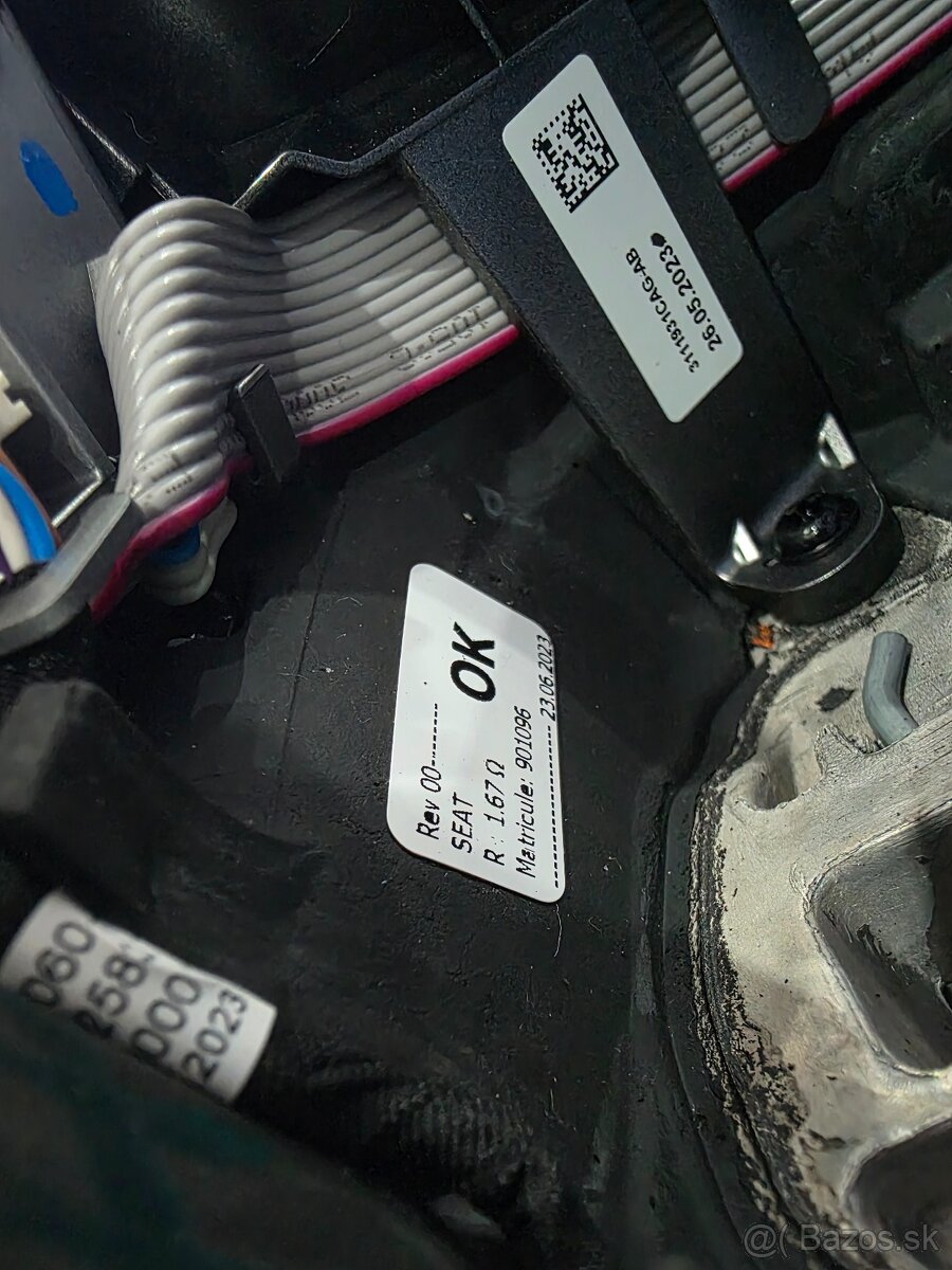 Multifunkcny kozeny Seat volant - 13