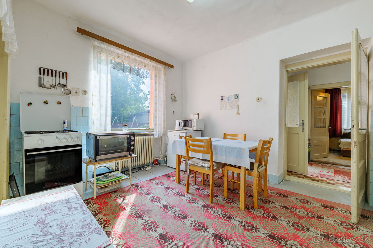 Na predaj 3-izb. rodinný dom, garáž a 30a pozemok | Moldava - 13