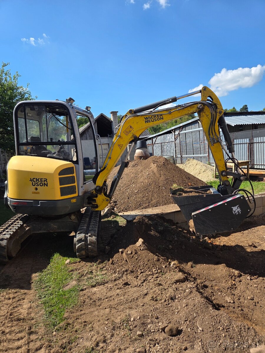 Nákladná doprava s hydraulickou rukou - 13