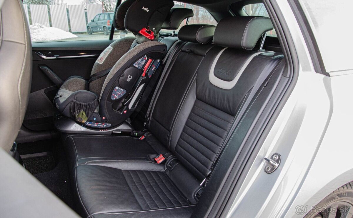 Škoda Octavia Combi 2.0 TDI RS - 13