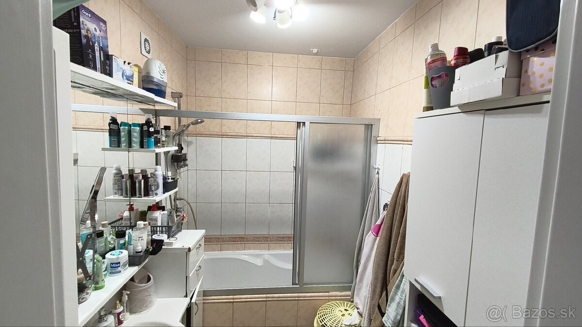 Predam 3 izbový byt (revolučná štvrt) - 13