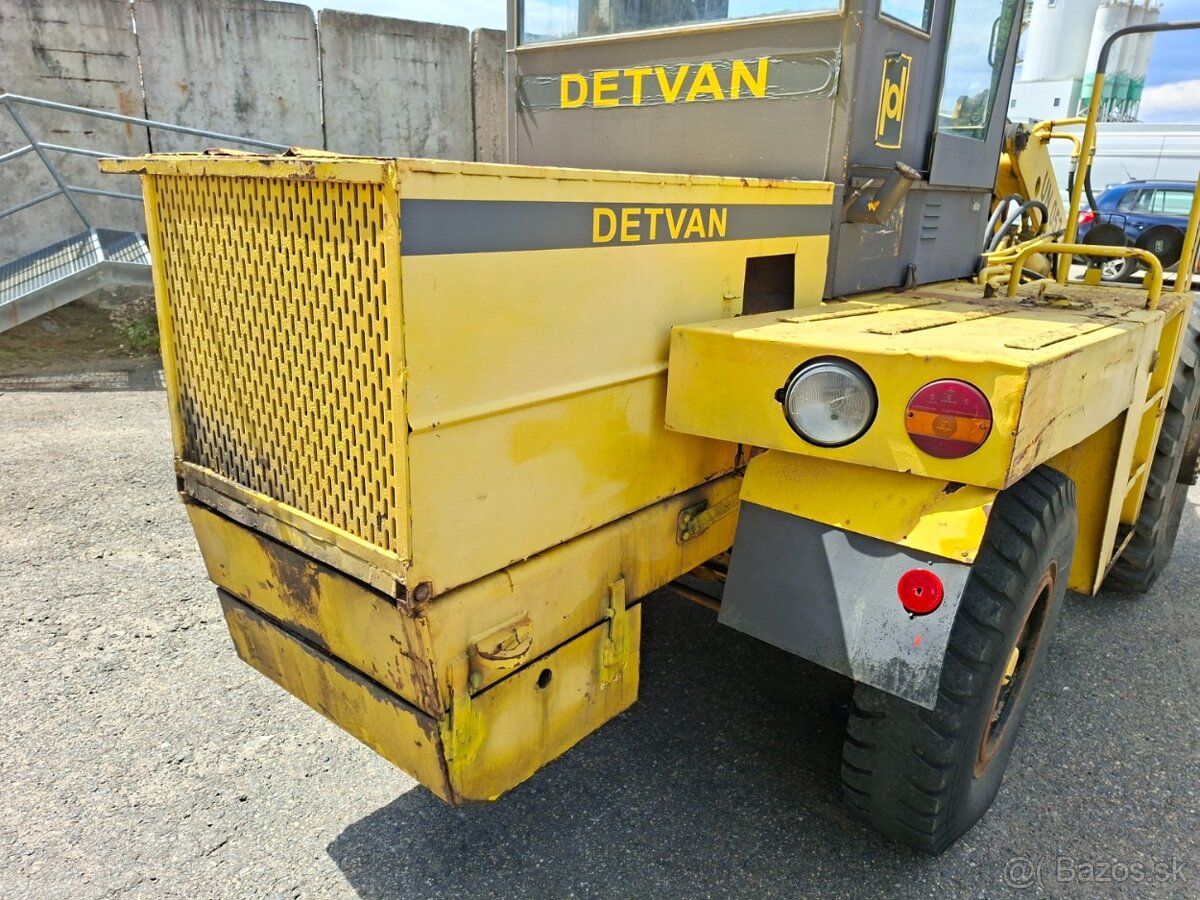 ZTS UN 053.2 4X4 - 13