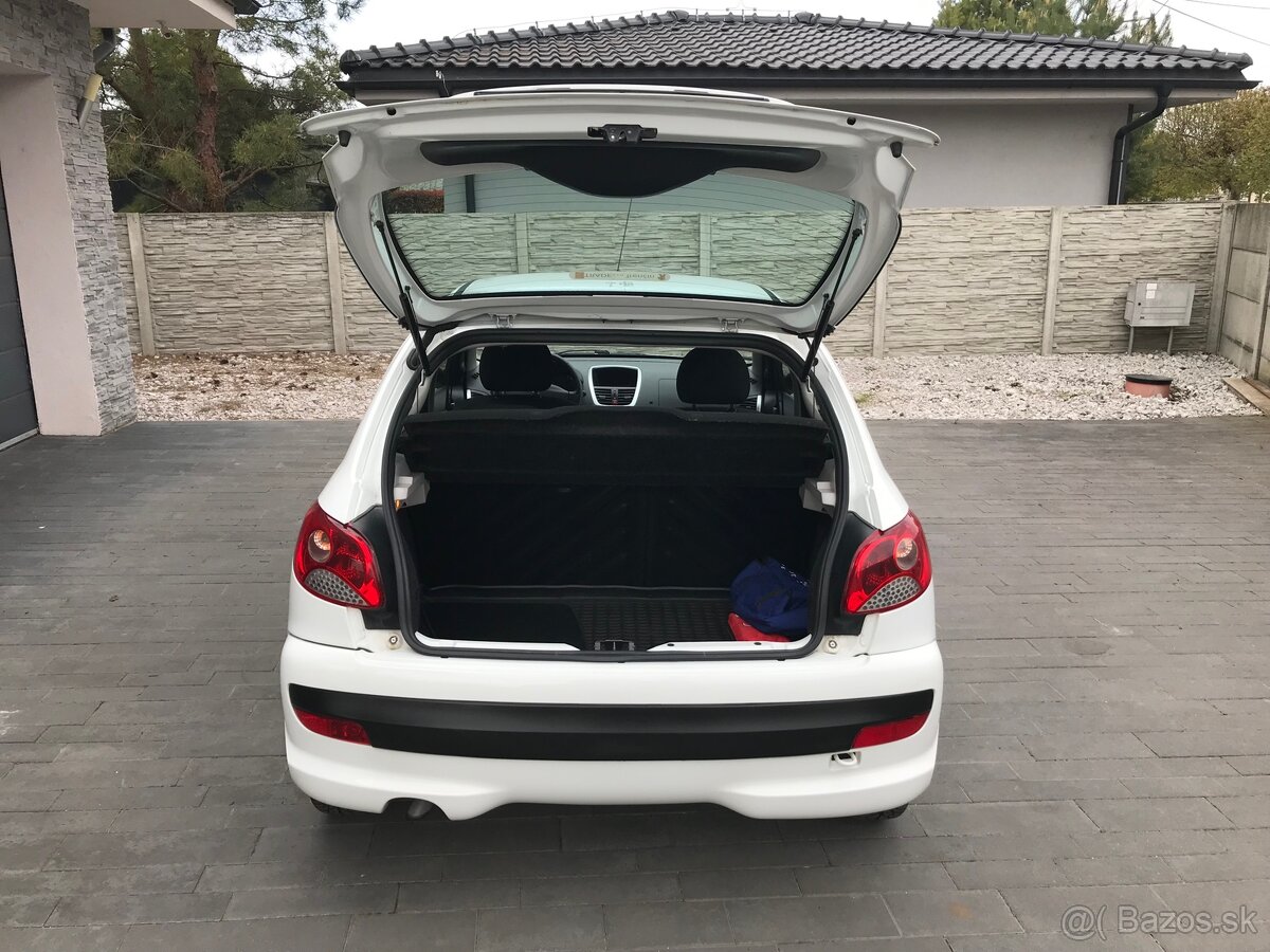 Peugeot 206+ 1.4 legend - 13