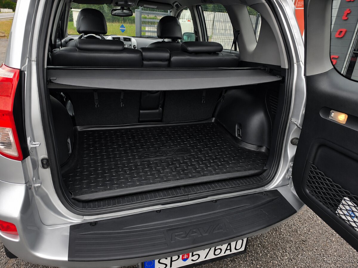 TOYOTA RAV4 2.0VVT-i 4WD - 13
