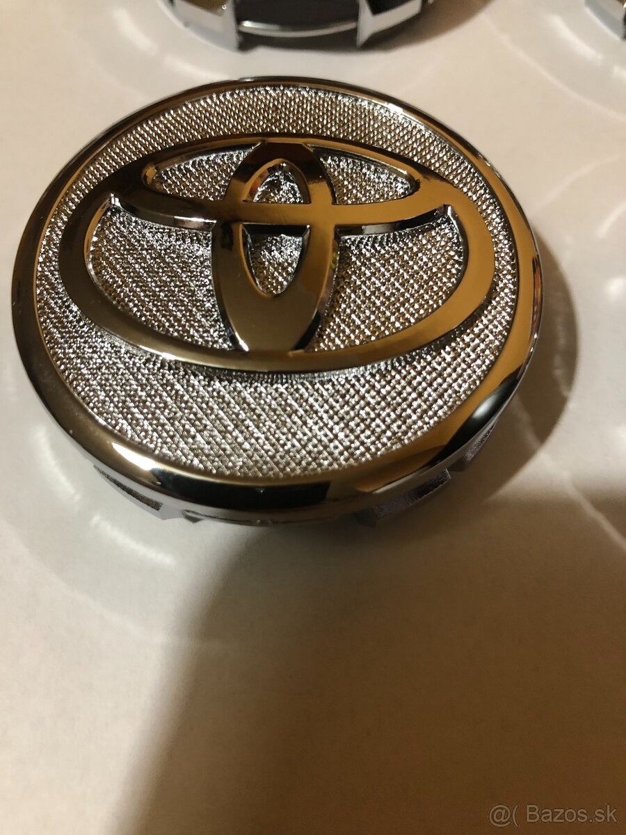 Stredové krytky (pukličky) Toyota priemeru 57,60 a 62 mm - 13