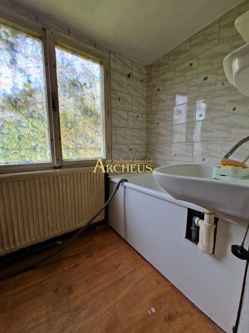 POZEMOK + STARŠIA CHATA - ČERMEĽ - 1058 m2 - 13