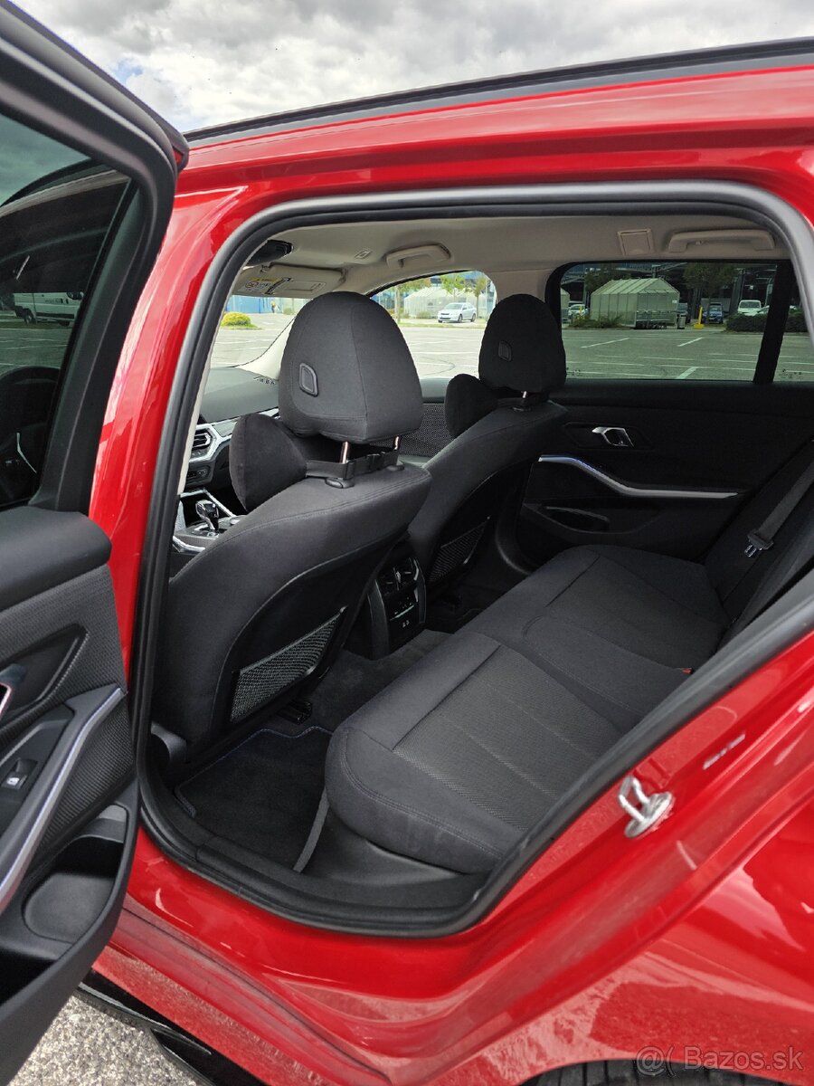 🚘 BMW 320d Touring mHEV A/T – 2020 – TOP stav - 13