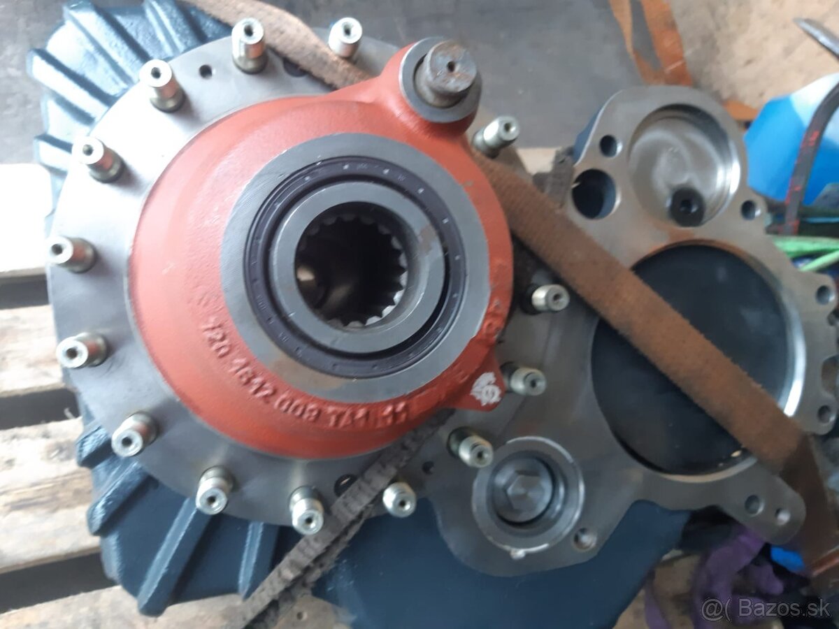 Zostup TATRA 815 prídavná prevodovka - 13