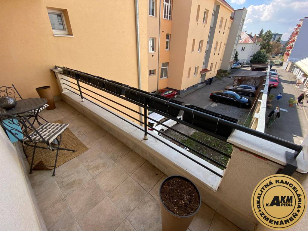 EXKLUZÍVNE Priestranný 3 izbový byt v srdci mesta Zvolen na - 13