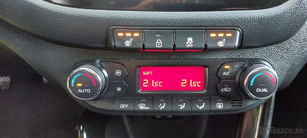 Kia Ceed SW 1.6 CRDi 136k Gold - 13