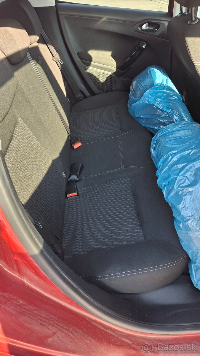Peugeot 208 Style 1.2 / 2015 - 13