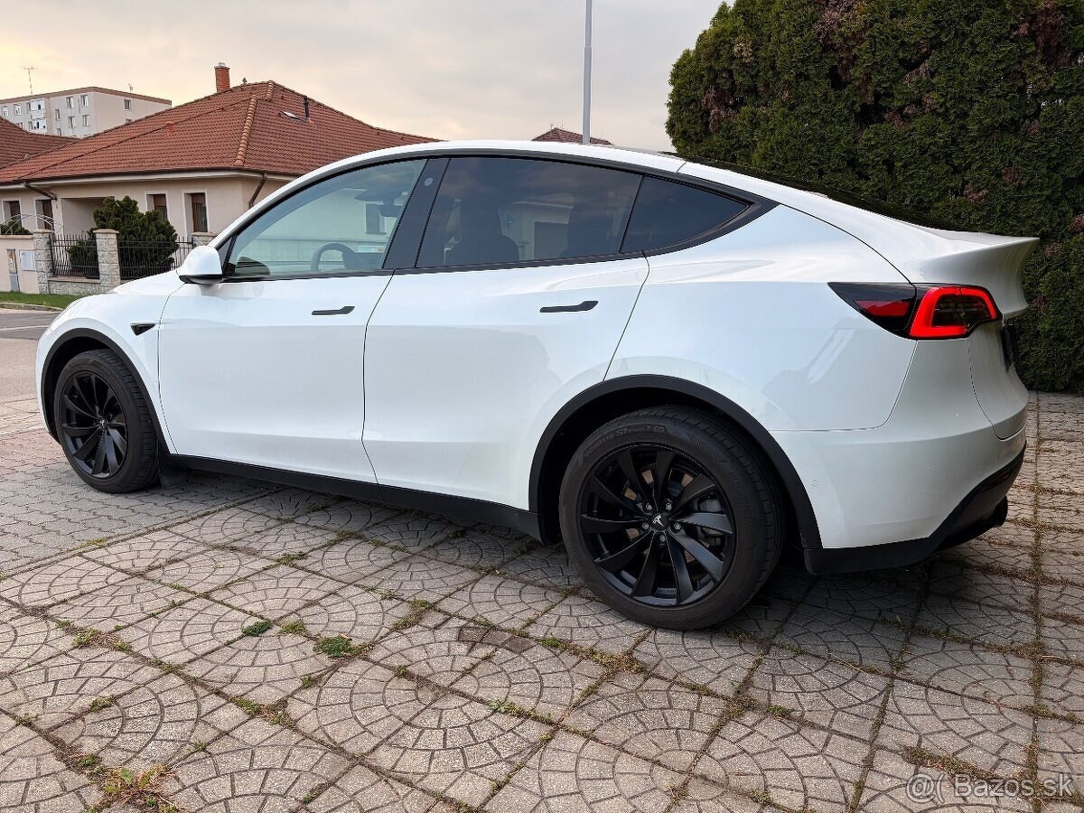 Tesla Model Y Long Range uz na SK SPZ - 13
