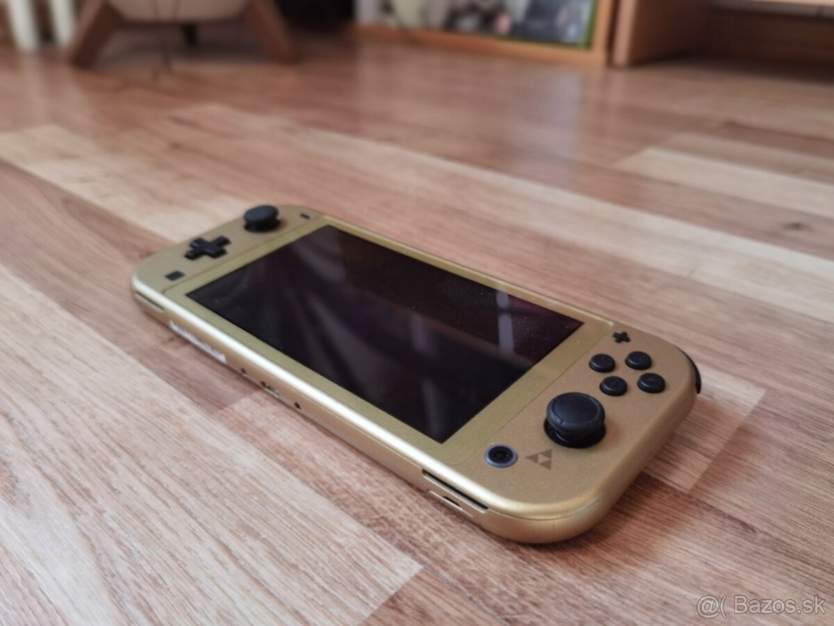 Nintendo Switch Lite Hyrule Edition - 13