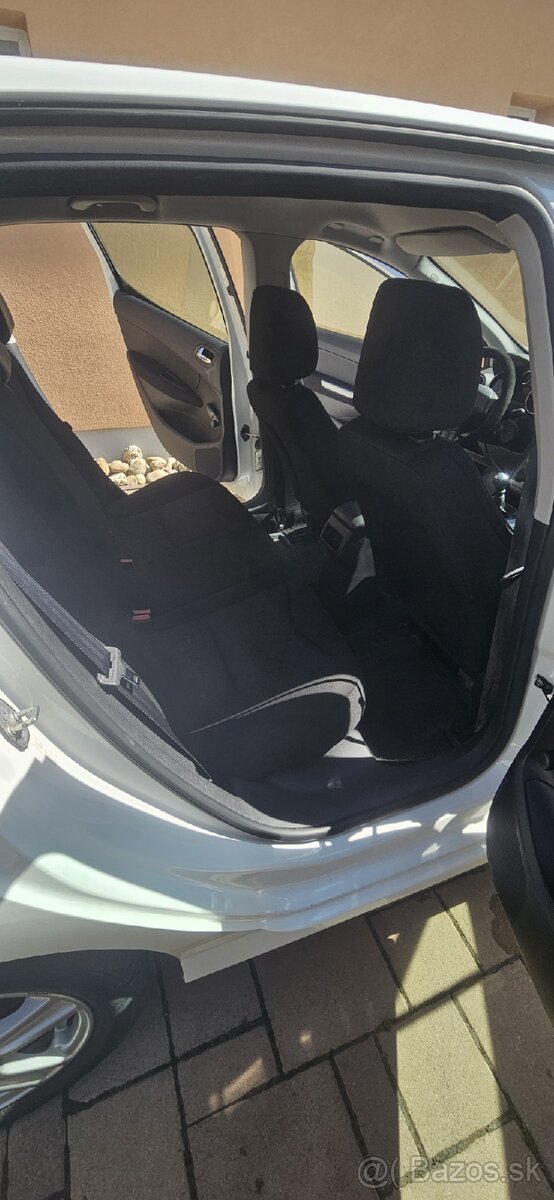 Peugeot 308 1.6hdi 2013 - 13
