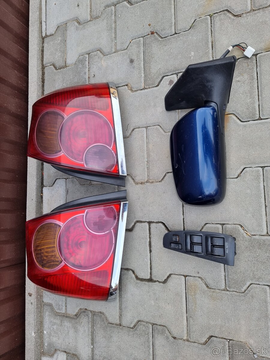 Toyota Avensis zadné svetlá - 13