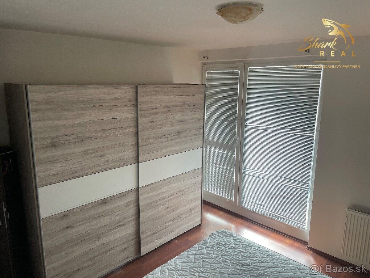 Moderný 3-izbový byt s veľkou lodžiou v projekte Skybox – foto 8