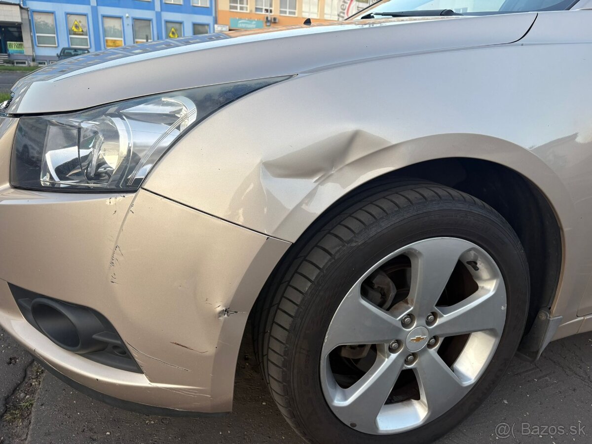 Predám Chevrolet Cruze LT 1.8 i 16V,rok 11/2011 - 13