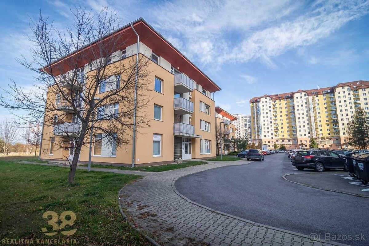 Priestranný 3-izbový byt v novšom bytovom dome v Poprade - 13