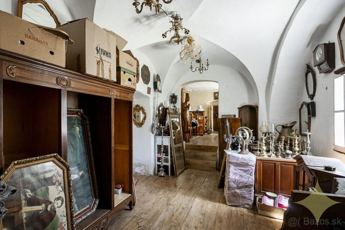 Historický rodinný dom v srdci obce Štiavnické Bane - 13