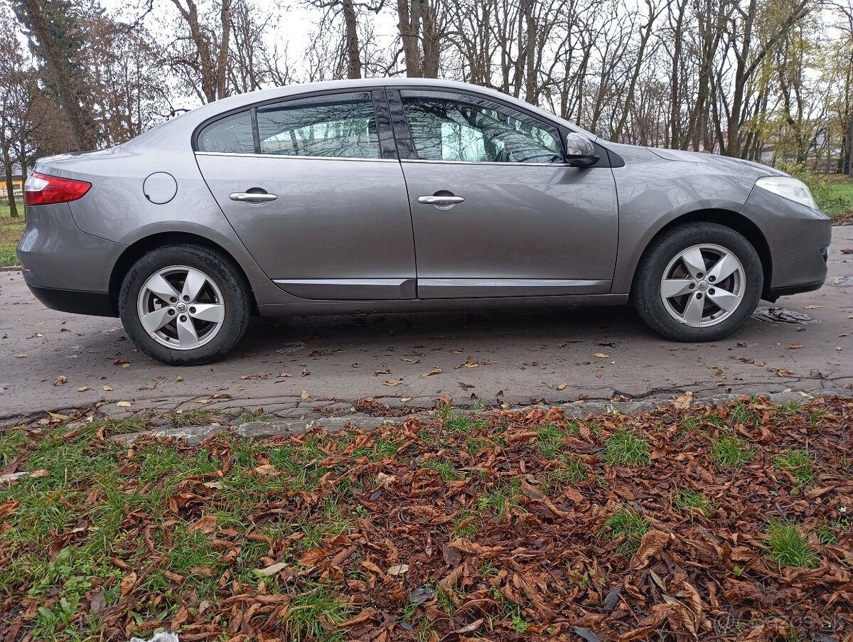 Renault Fluence 1.5 dci 78kw r.v. 2010 - 13