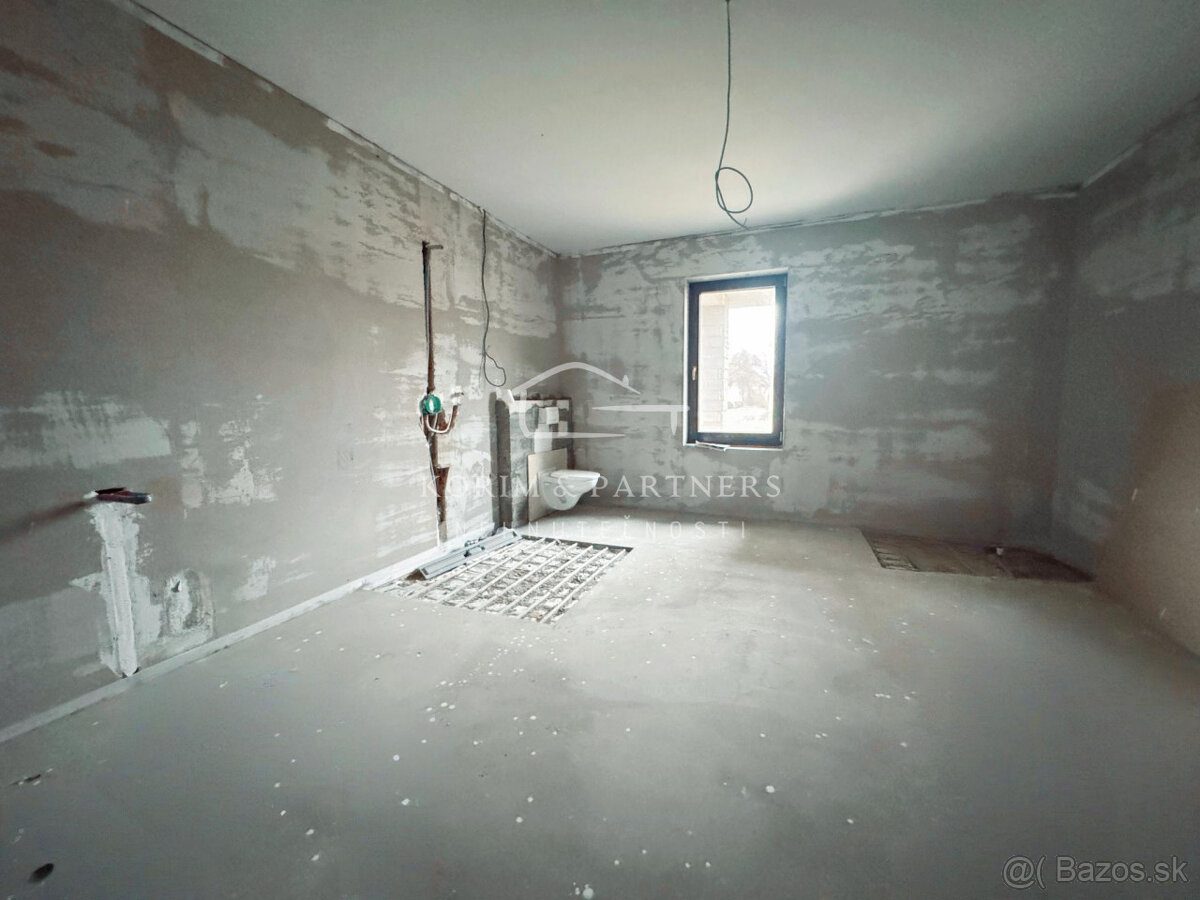 Prestížny rodinný dom na Veľkom Harčáši – symfónia priestoru - 13