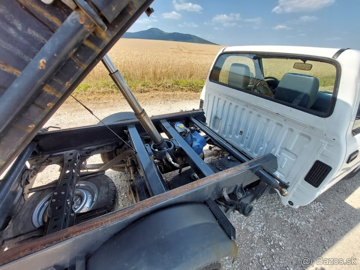 TOYOTA HILUX 3-STRANNÝ VYKLÁPAČ - 13