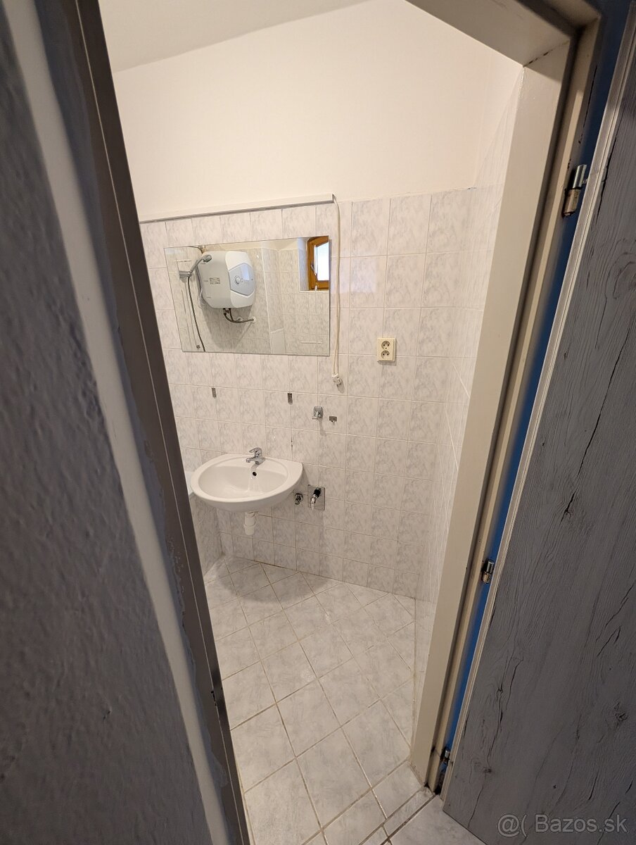 IHNEĎ VOĽNÝ - 2-izbovy byt v Centre Lučenca - Kolonáda - 13