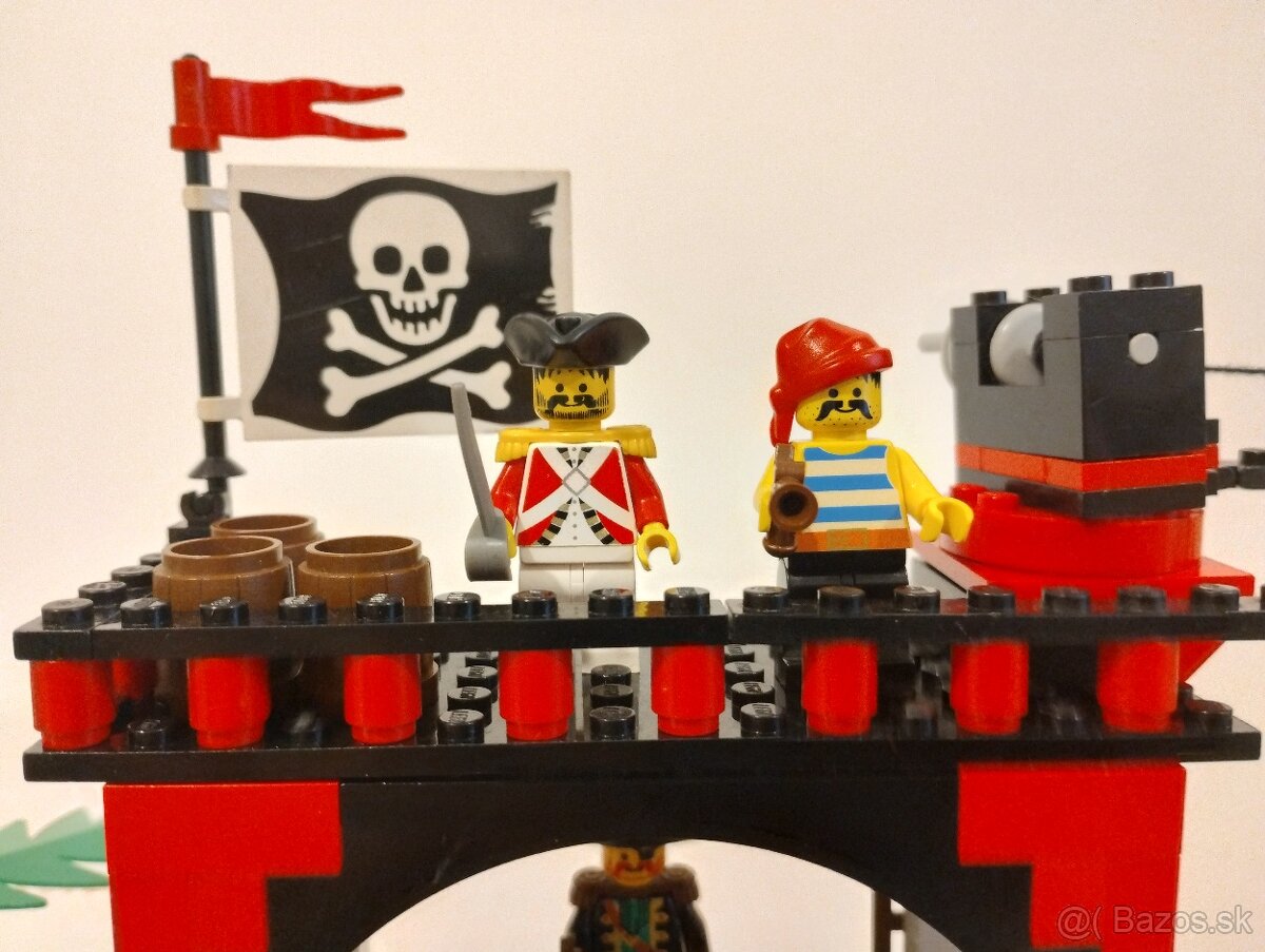LEGO Pirates 6279 Skull Island - 13