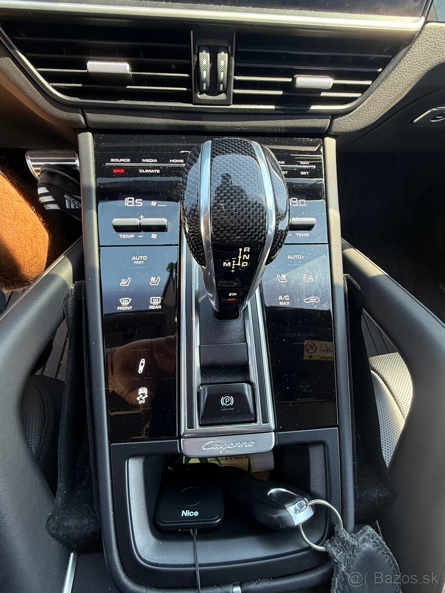 Porsche Cayenne Turbo - 13