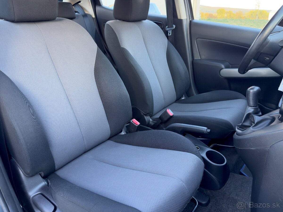 Mazda 2 1,3 benzín 79 000km / NOVÁ STK a EK - 13