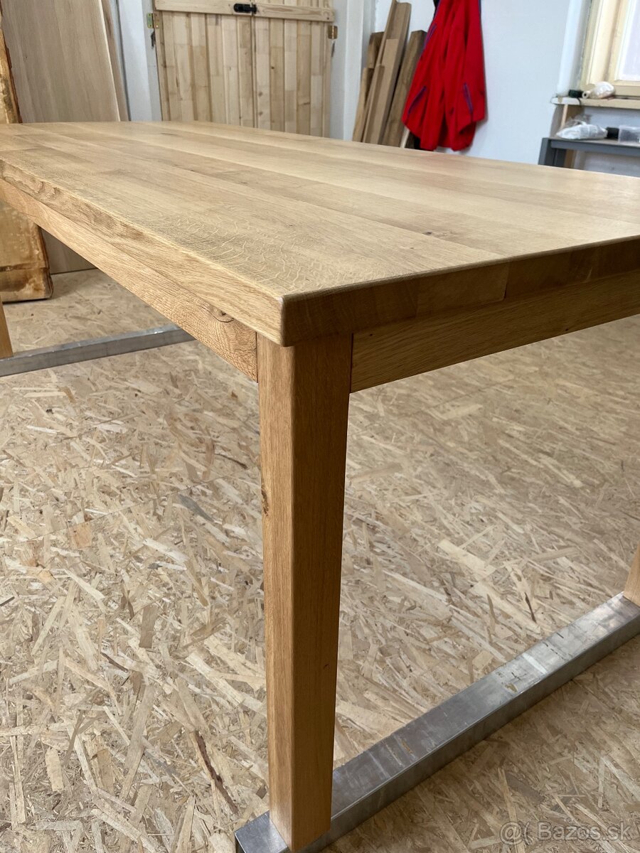 Drevený dubový jedálenský stôl - 13