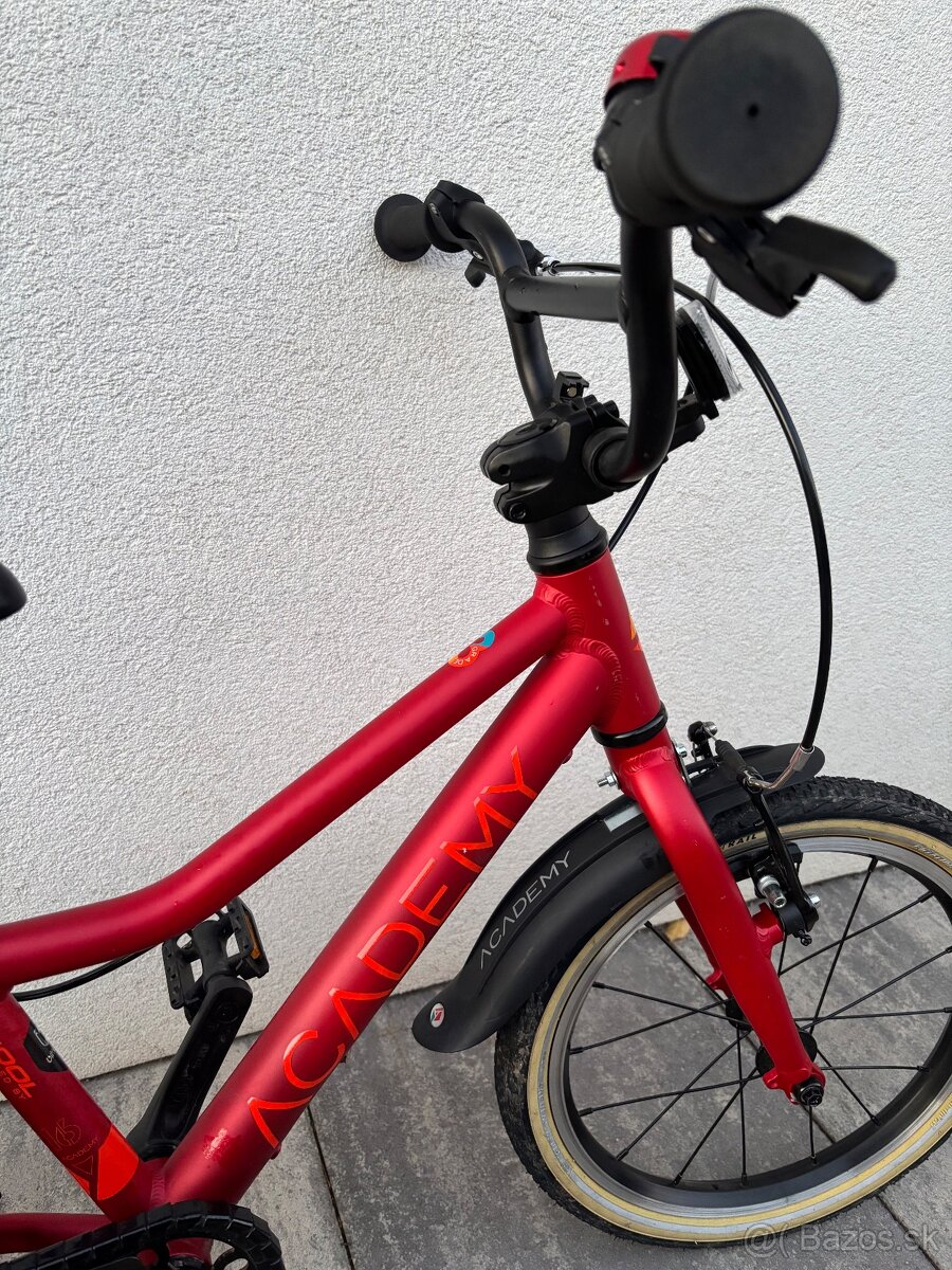 ultralahky Academy grade 16 - 13