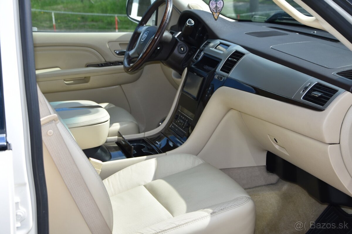 Cadillac Escalade - 13