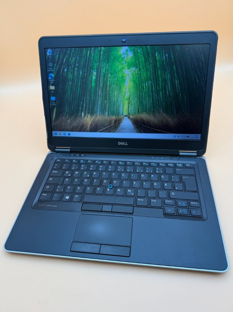 Dell Latitude E7440 / i5 / 8GB RAM / SSD / Win 11 Pro - 13