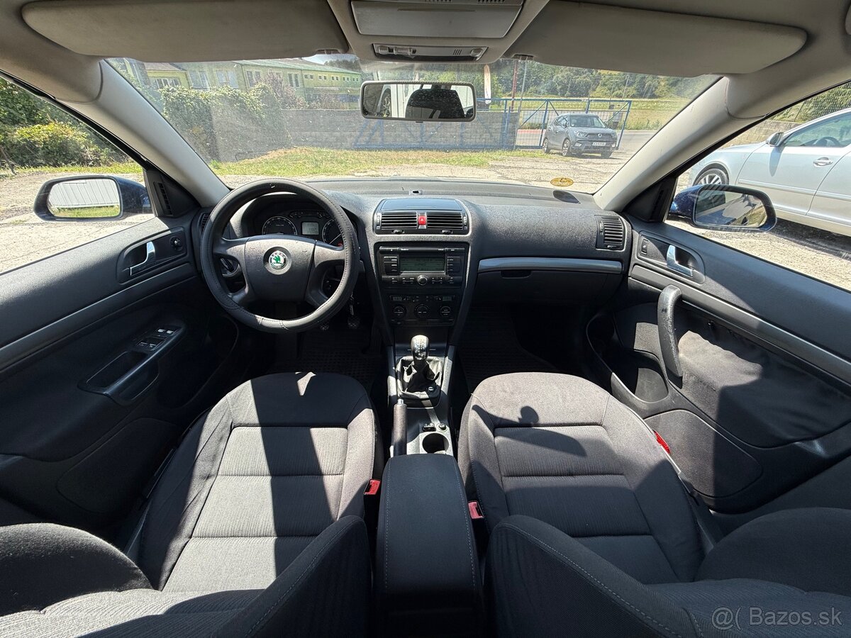 Škoda Octavia Combi 2.0 TDI Elegance - 13