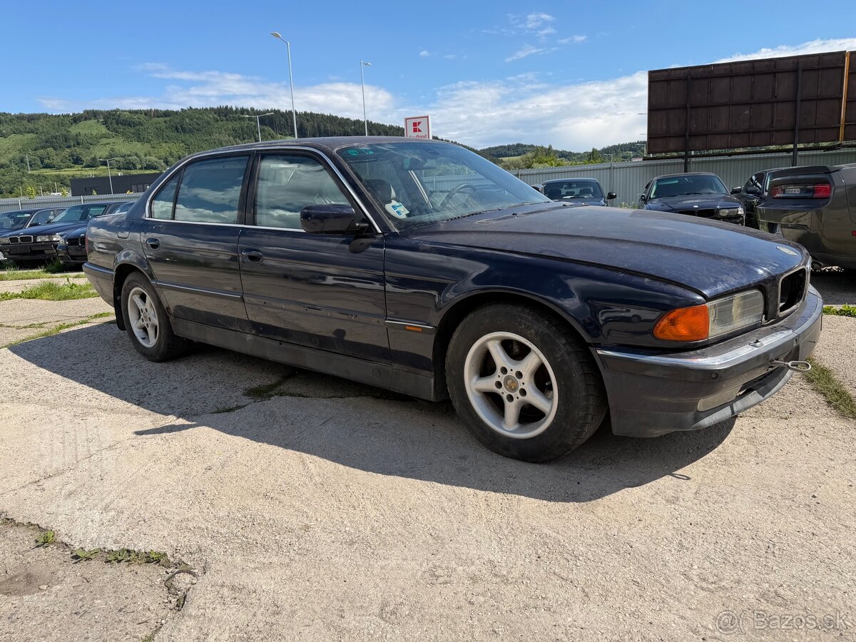Rozpredám BMW e38 750iL Individual - 13