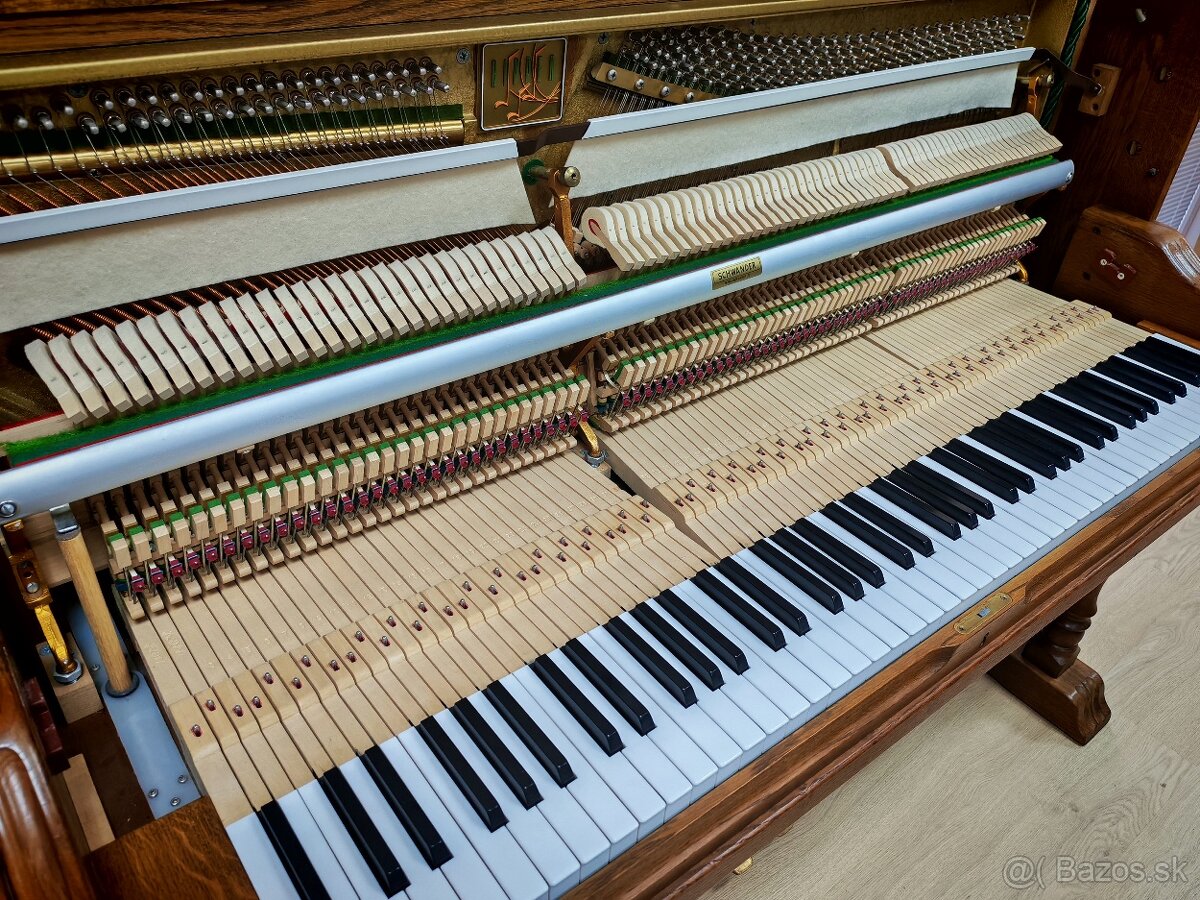 Masívne piano dovoz celá SR - 13