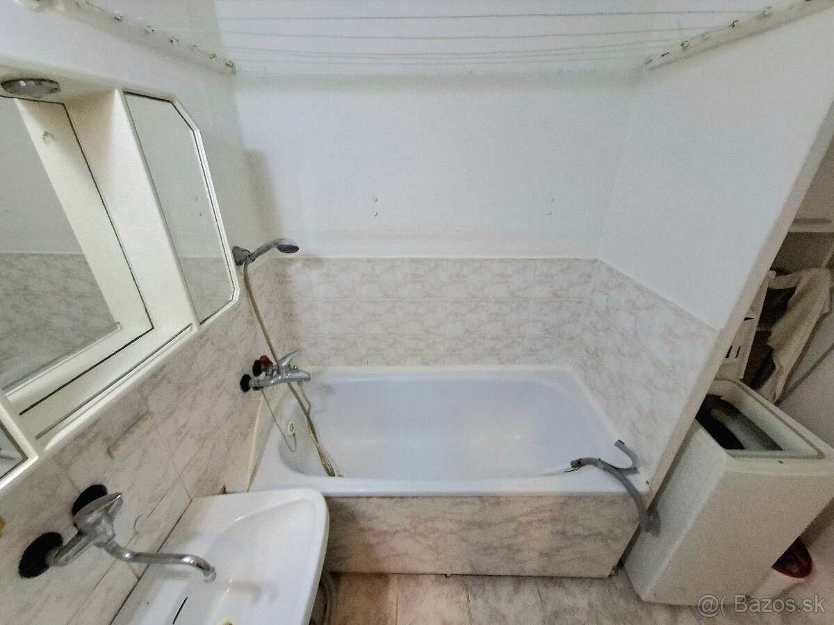 3 - izbový byt v pôvodnom stave, Prievidza - Š. Králika - 13
