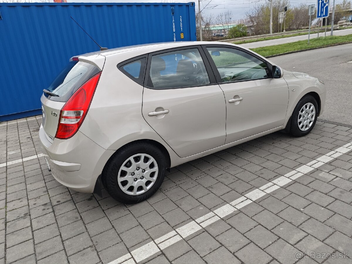 Hyundai I30 85KW 1.6 Crdi 169 tis.km - 13