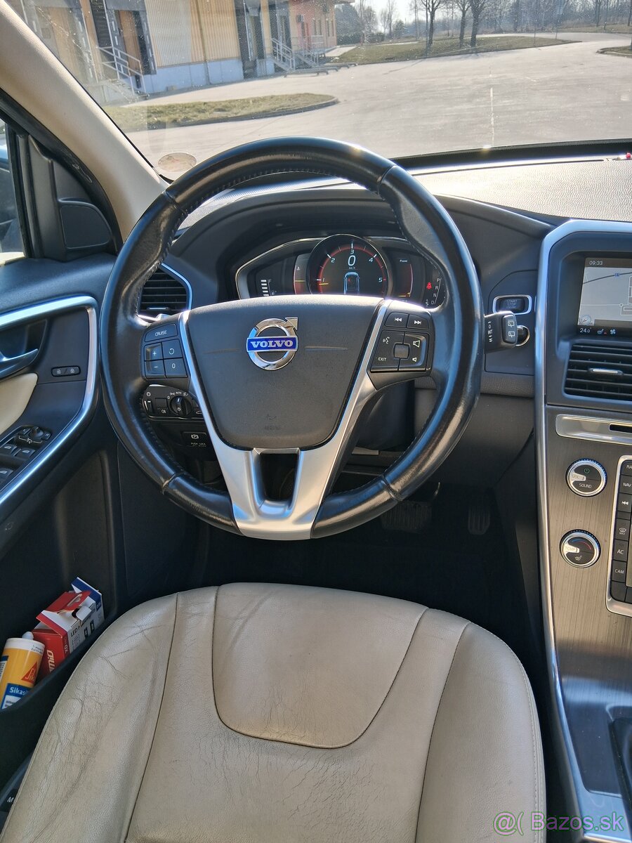 Volvo XC60-D4 - 13