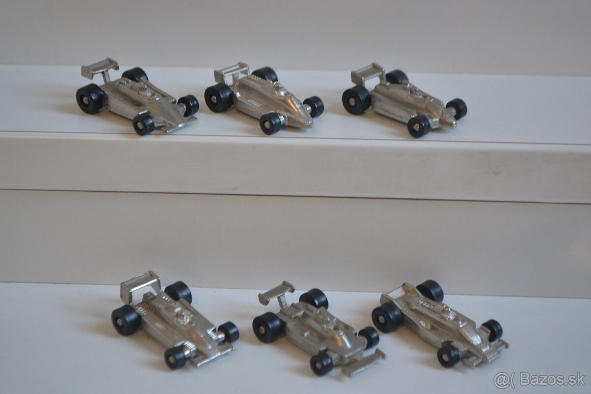 KINDER Kovové autička - 13