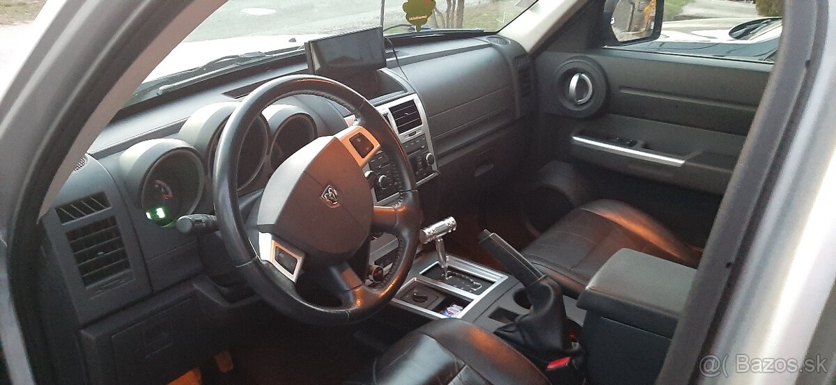 DODGE NITRO 2,8 CRDI - 13